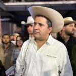 Atentan contra el presidente municipal de Uruapan durante el Festival de Velas