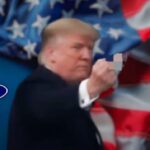 Responde Trump con gesto obsceno a trabajador de Ford